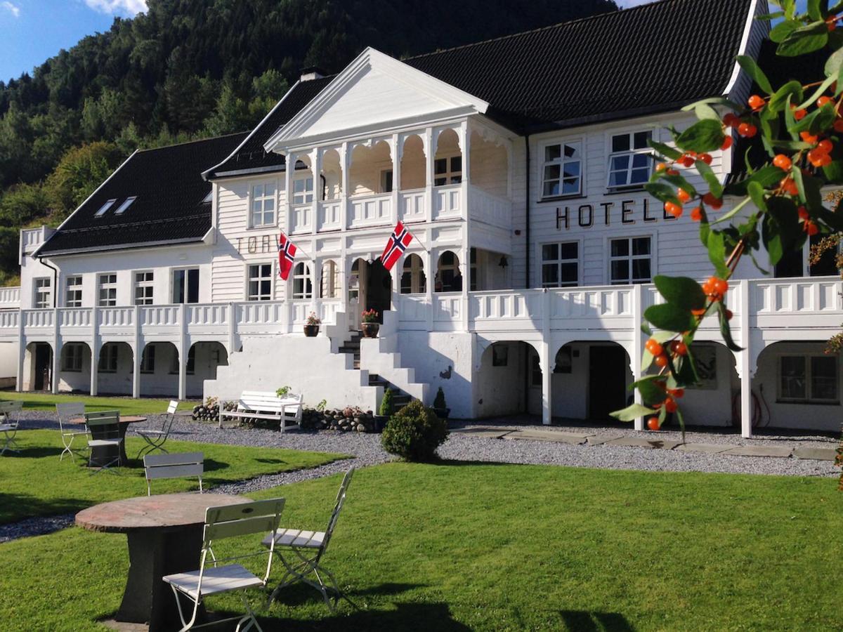 Torvis Hotel Luster Exterior foto